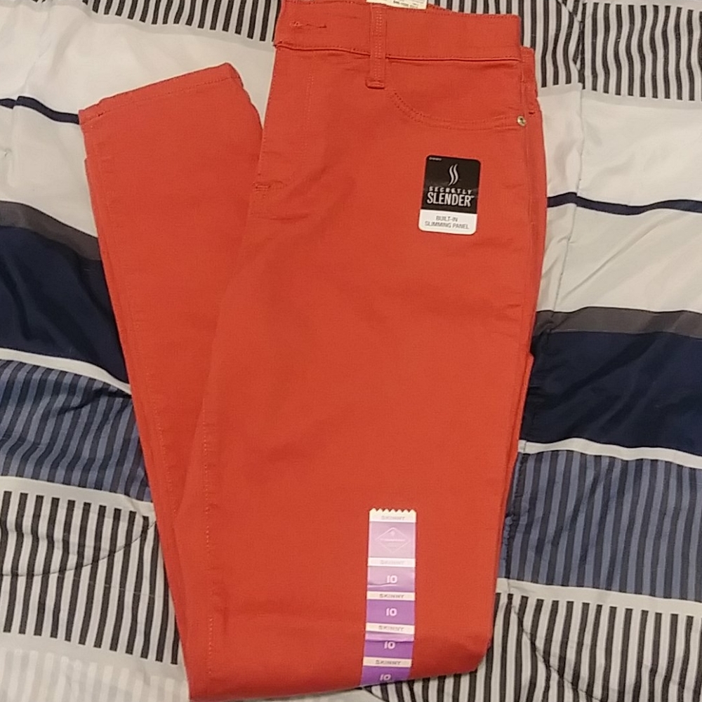 St John's Bay Skinny Leg jeans in Cranberry